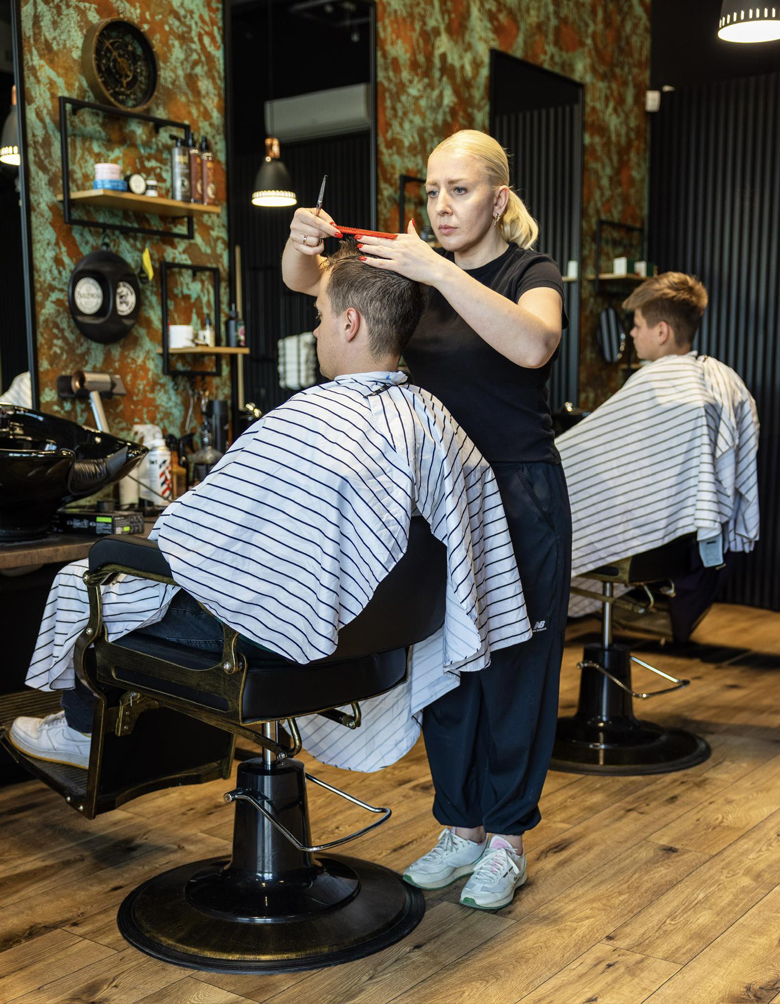 Profesjonalne męskie cięcie w wykonaniu naszego zespołu.